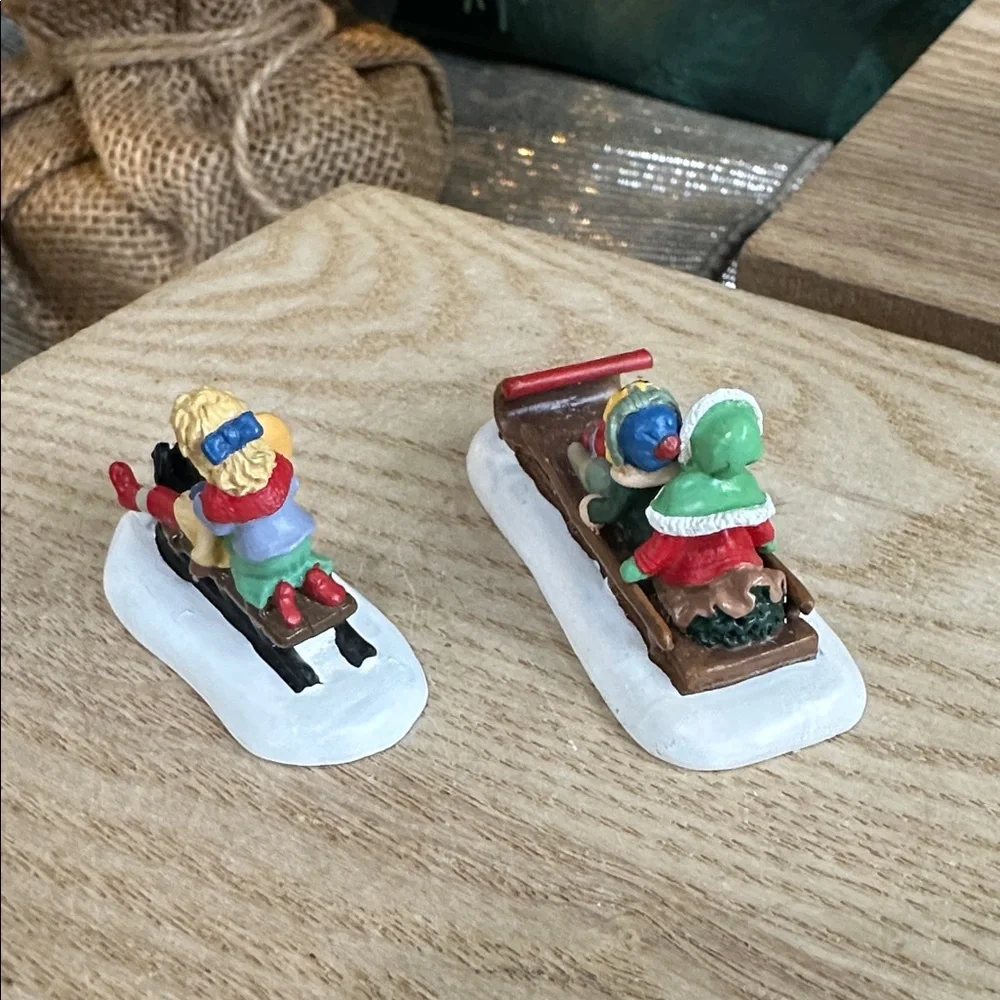 Department 56 Seasons Bay Fun In The Snow Figurine‎